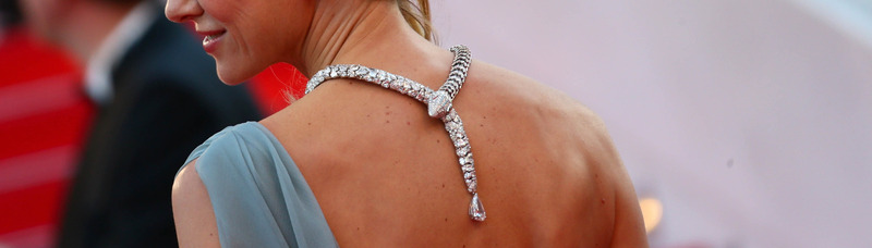Naomi Watts 配戴 Bvlgari 頂級珠寶鑽石項鍊。